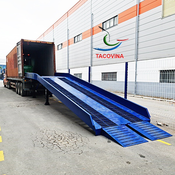 Bàn giao cầu dẫn lên xuống container 10 tấn sàn granting cho công ty FDI tại Bắc Ninh