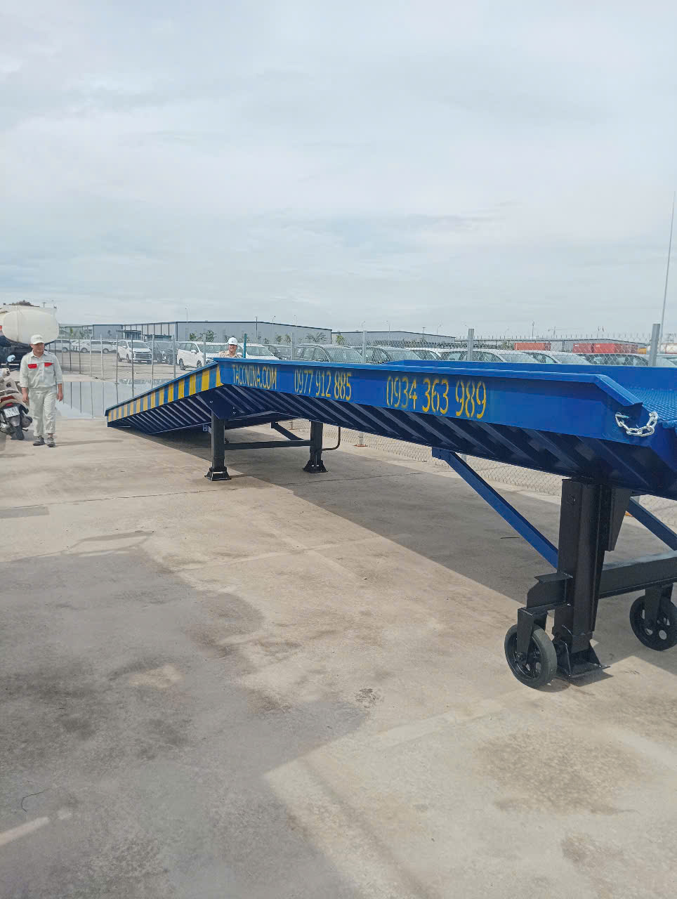 CẦU DẪN DI ĐỘNG 8 TẤN CẦU DẪN DI ĐỘNG 8 TẤN