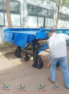 Bàn giao cầu dẫn 12 tấn được khách hàng kiểm tra