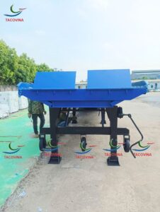 CHỐNG ĐỠ VÀ GIỮ THĂNG BẰNG CHO CẦU DẪN 8 TẤN LÊN CONTAINER