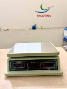 MẶT SAU CÂN TÍNH TIỀN CHO KHÁCH DỄ QUAN SÁT